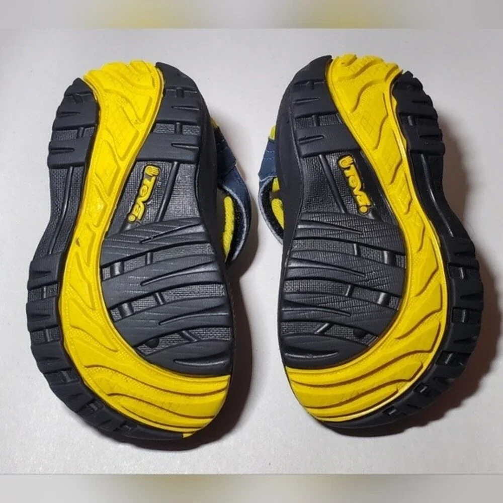 Teva Toddler Psyclone Sandler Size 4/5